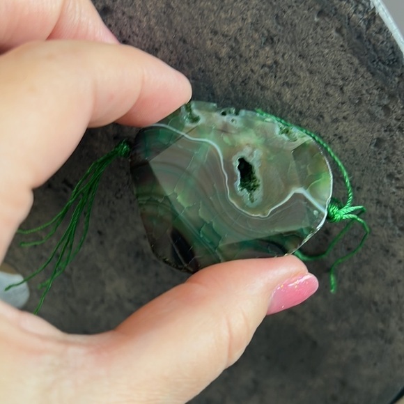 Natural Agathe green stone faceted,ap 2”x1 1/2”flat.Pocket stone,stress relief - Picture 3 of 10